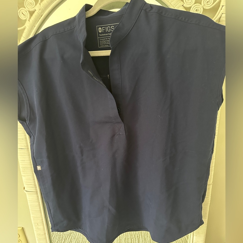 Figs Rafaela Navy Top